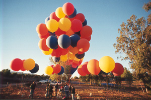 Assembling the Balloon.jpg (52026 bytes)