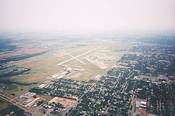 Flight02.jpg (15180 bytes)