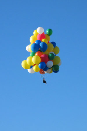 C13FLYIN05.jpg (11464 bytes)