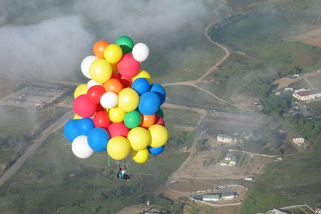 C13FLYIN09.jpg (31229 bytes)